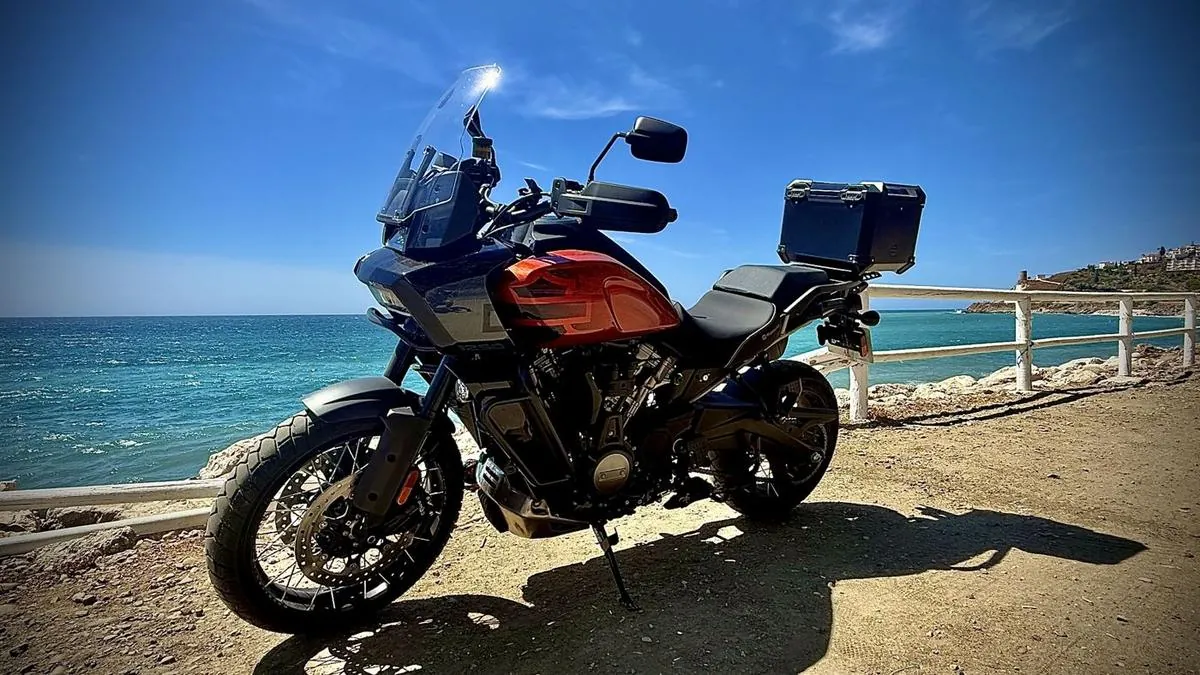 Louer une Harley-Davidson Pan America sur la Costa Tropical