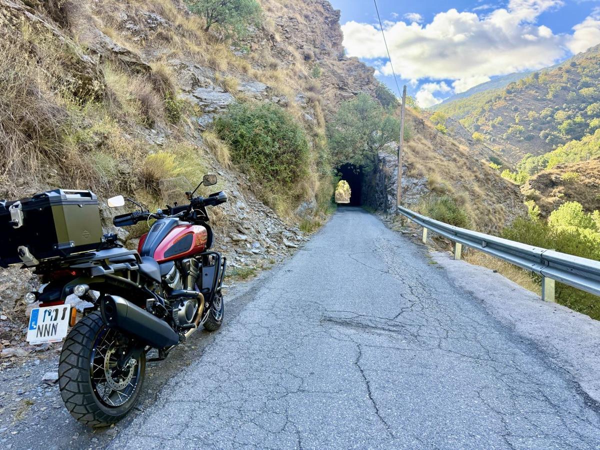 Las mejores rutas en moto por la Costa Tropical y Andalucía