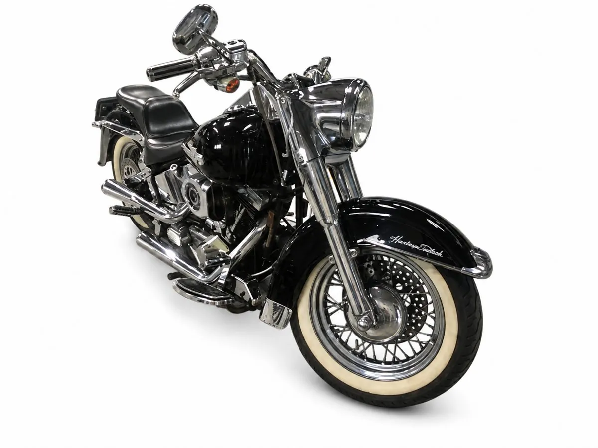 Harley-Davidson Heritage Softail Special 1996, vue de face avec phare et garde-boue Heritage